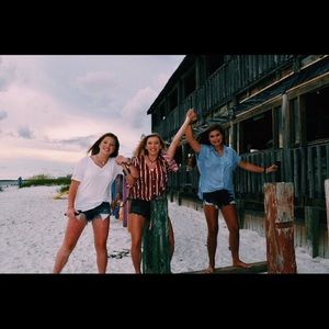 Meet your Posher, Claudia